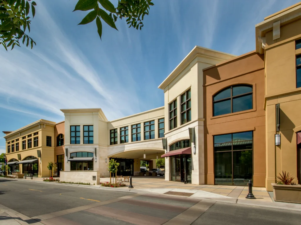 Mixed-Use Retail Building Mixed-Use Retail